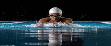 赛事衍生品与纪念品销售